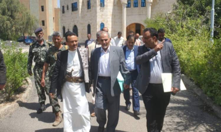 القائم بأعمال وزير العدل يزور المعهد العالي للقضاء