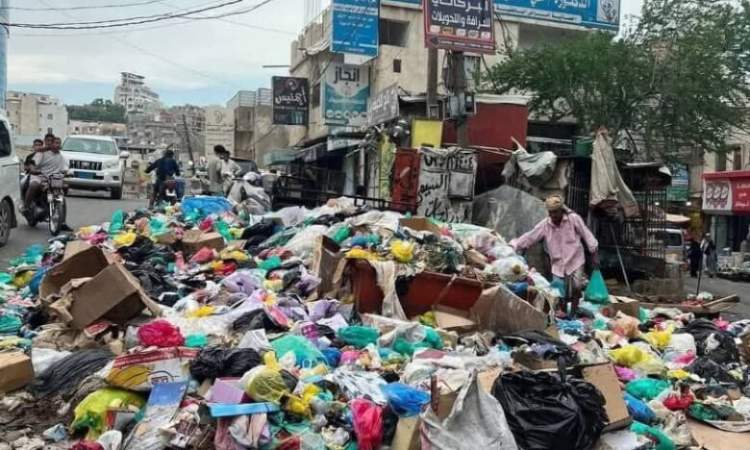 تعز تغرق بالقمامة