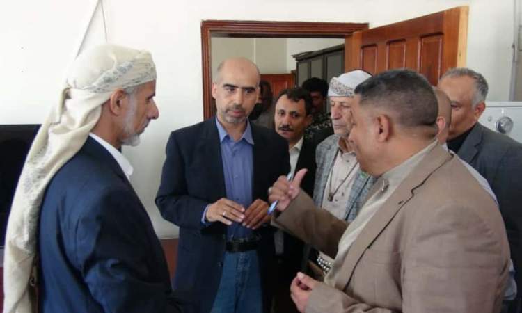 القائم بأعمال رئيس الوزراء يزور وزارة الكهرباء والمياه 