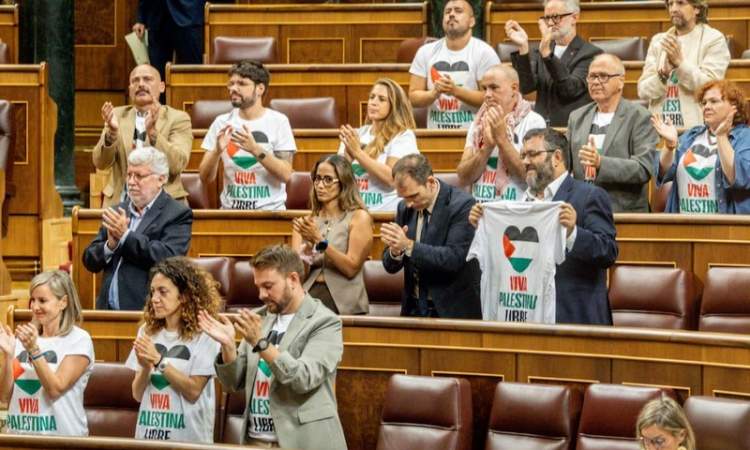 البرلمان الإسباني يُقرّ قانوناً يحظر تصدير الأسلحة لـ”إسرائيل”