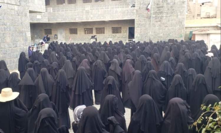 وقفات للهيئة النسائية في حجة تضامنا مع الشعب الفلسطيني في غزة