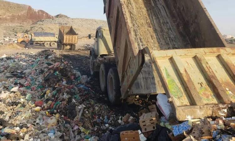 إتلاف 41 طناً من المواد الغذائية المنتهية في أمانة العاصمة