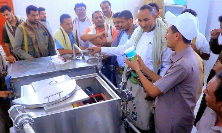 عطيفي يتفقد أعمال الجمعية الزراعية في باجل بالحديدة