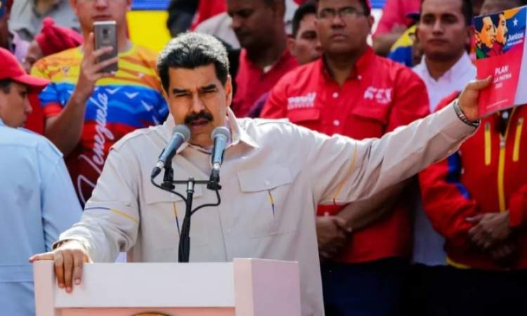 مادورو يتهم واشنطن بتدبير انقلابات ويحذر من إشعال الحرب في الكاريبي