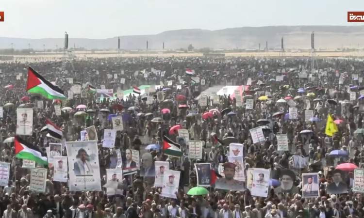 احتشاد شعبي واسع في صعدة وفاء لدماء الشهداء ورسائل تضامن ودعوات للاستعداد