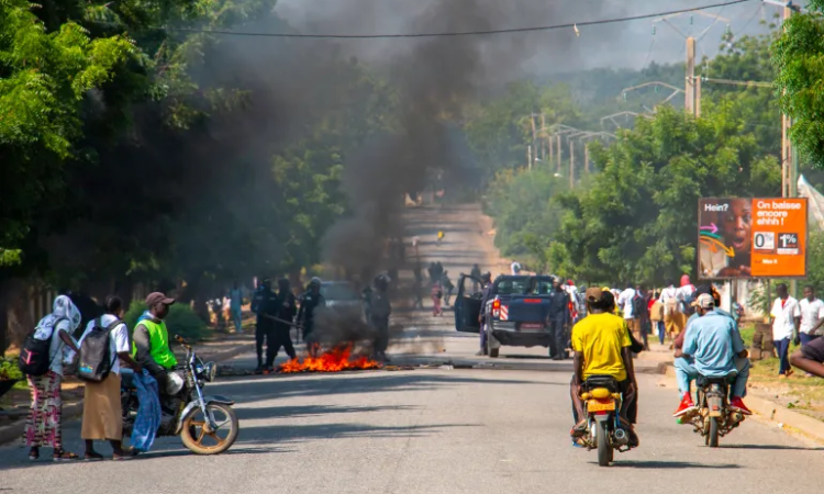 قتلى في احتجاجات بالكاميرون قبيل إعلان نتائج انتخابات الرئاسة