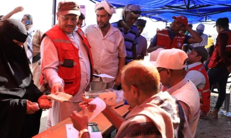 تدشين مساعدات لـ800 اسرة في جزيرة كمران