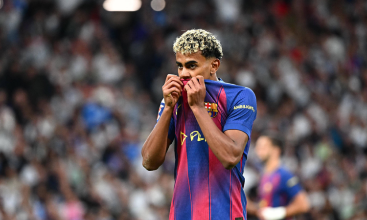 إصابة "صعبة العلاج" تكبح 50% من قدرات لامين جمال في الملعب