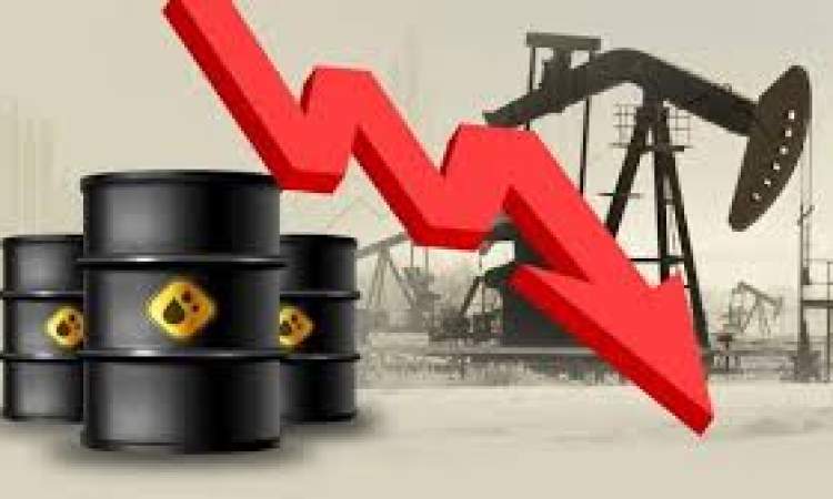 النفط يتراجع ترقباً لمحادثات التجارة بين واشنطن وبكين