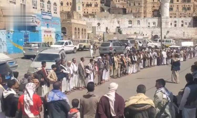 وقفات حاشدة في المحويت وفاءً لدماء الشهداء وتأكيداً على الجهوزية 