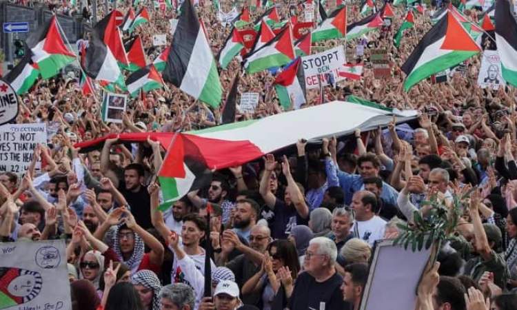 مظاهرات حاشدة في مدن أوروبية تضامناً مع الشعب الفلسطيني