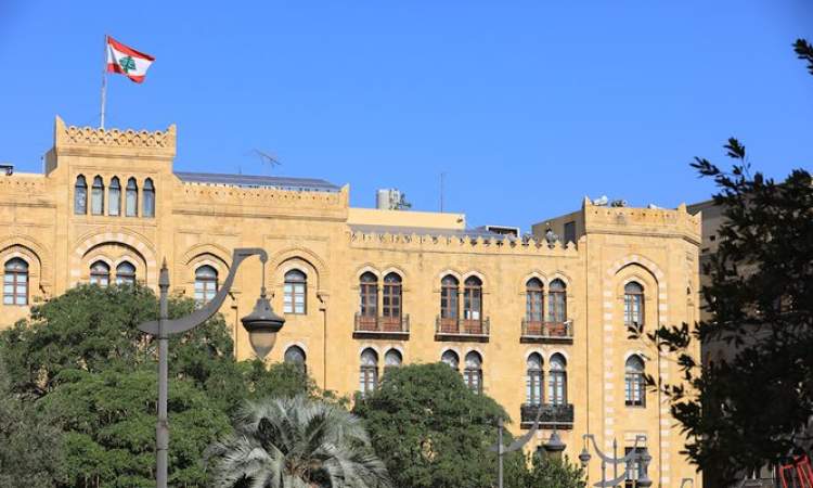 لبنان : توقيف أمين خزينة بلدية بيروت بعد سحب 330 الف دولار