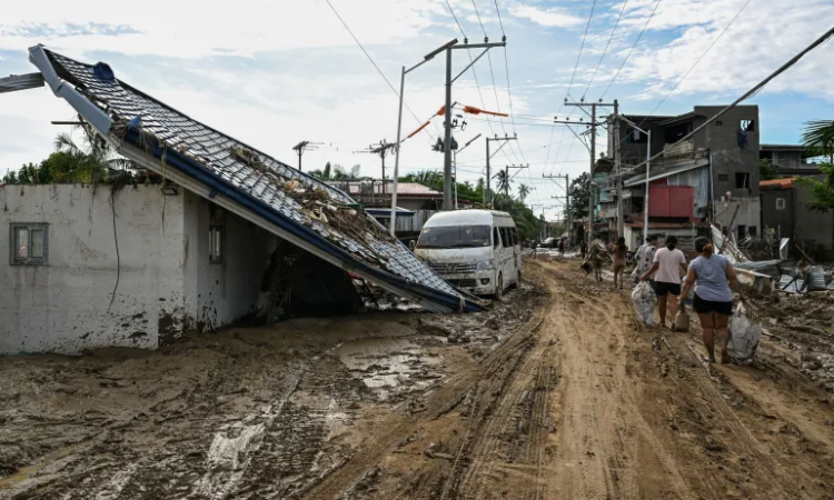 الفلبين تعلن حالة الطوارئ بسبب الإعصار "كالمايغي"