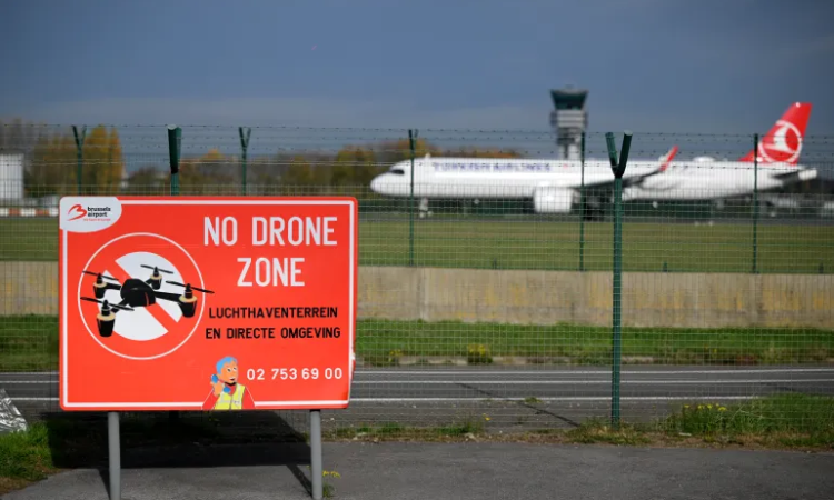 المسيّرات تعطل الطيران مجددا في بروكسل وتحلق فوق قاعدة عسكرية