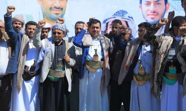 رئيس مؤسسة الأسمنت يزور أضرحة الشهداء الصماد والرهوي والغماري