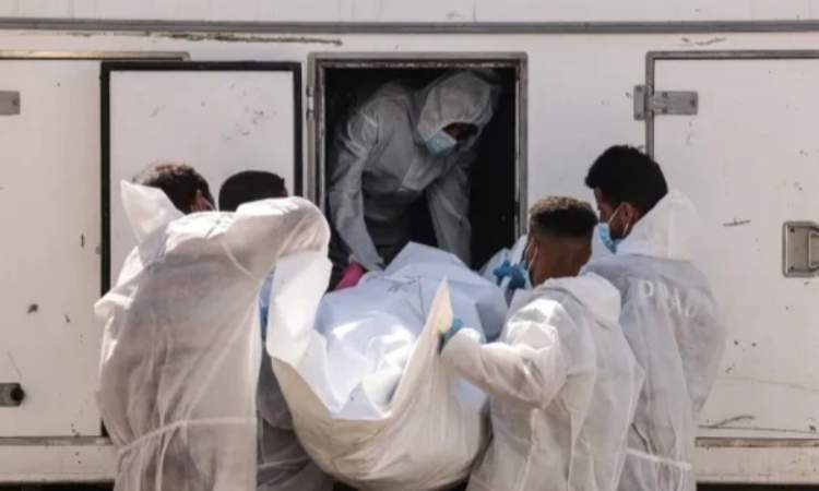 العدو الصهيوني يسلم جثامين 15 شهيدًا فلسطينيا من غزة