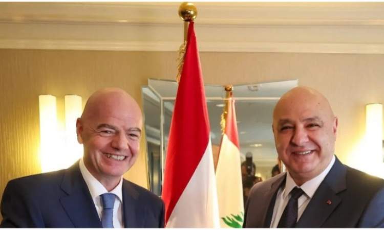 عون يمنح رئيس الفيفا الجنسية اللبنانية