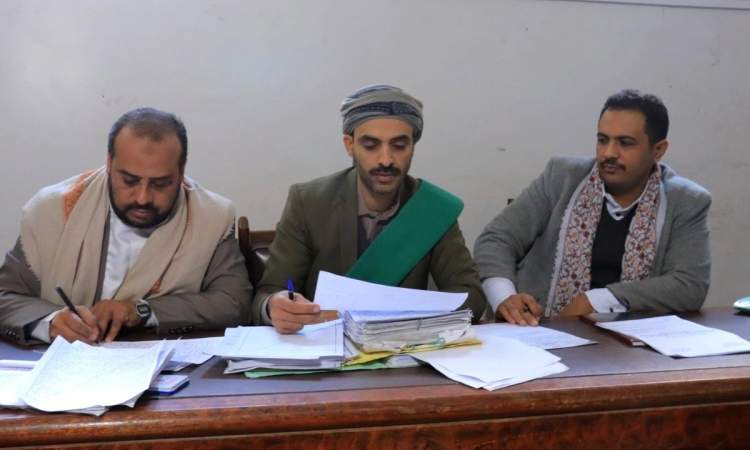 الجزائية تجدد أمر القبض على فارين بقضية البسط على 200 الف لبنة بصنعاء