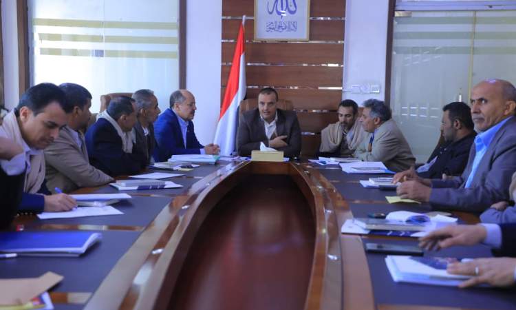 اجتماع يناقش تطوير آليات عمل مكاتب وزارة الاقتصاد